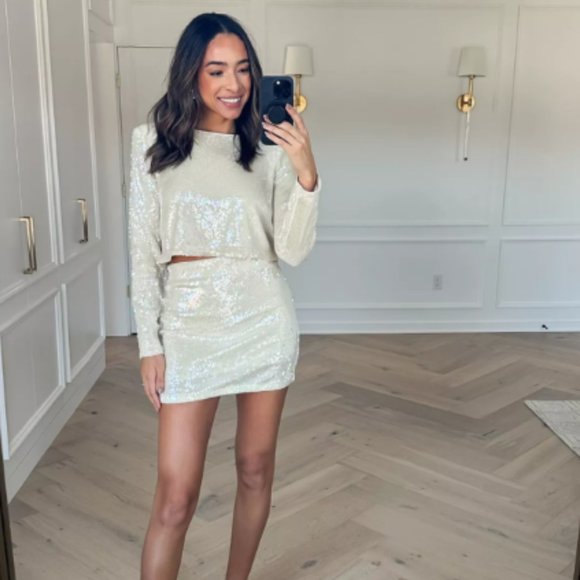 Dynamite Sequin Mini Skirt & Long Sleeve Crewneck Sequin Top set NWTO *SMALL* - Picture 3 of 12